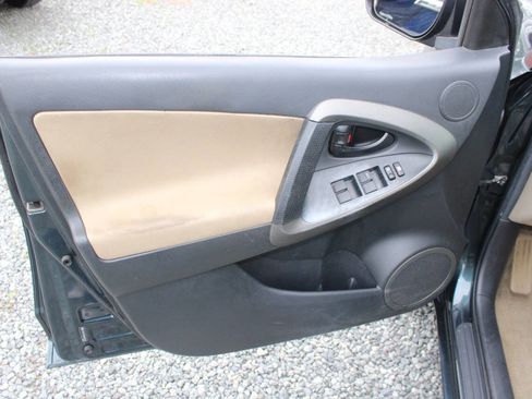 Used 2011 Toyota RAV4 4WD w/ Base L4 Extra Value Pkg image 18