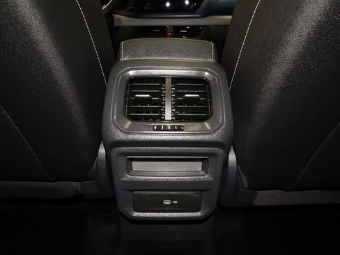 Used 2024 Volkswagen Taos SE image 26