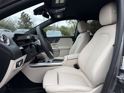 New 2026 Mercedes-Benz GLA 250 4MATIC image 11