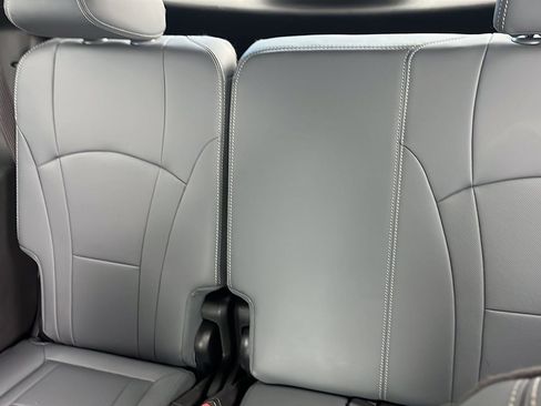 Used 2024 Buick Enclave Essence w/ Experience Buick Package AWD/4WD image 24