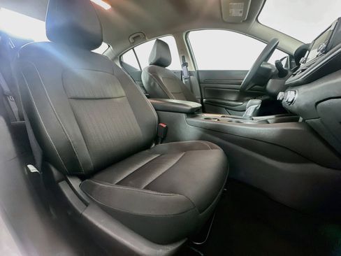 Used 2024 Nissan Altima 2.5 S FWD image 29