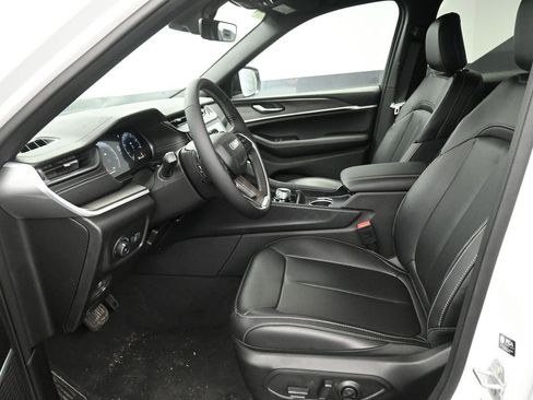 New 2026 Jeep Grand Cherokee Limited w/ Limited Altitude Package AWD/4WD image 10