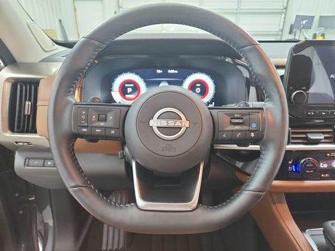 Used 2024 Nissan Pathfinder Platinum FWD image 26