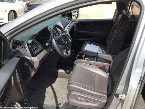 Used 2023 Honda Odyssey Elite image 8
