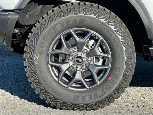 New 2025 Ford Bronco Badlands image 30