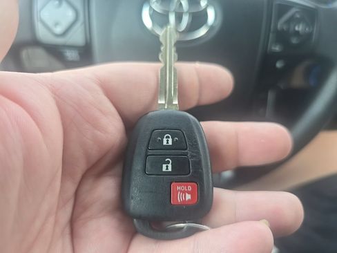 Used 2021 Toyota Tacoma SR AWD/4WD image 20