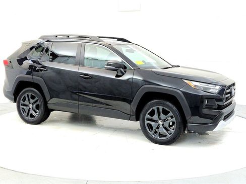 Used 2024 Toyota RAV4 Adventure image 7