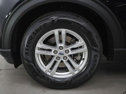 Used 2022 Ford Explorer XLT w/ Equipment Group 202A image 27