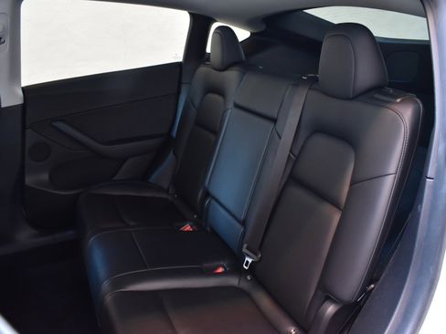 Used 2021 Tesla Model Y Long Range image 20