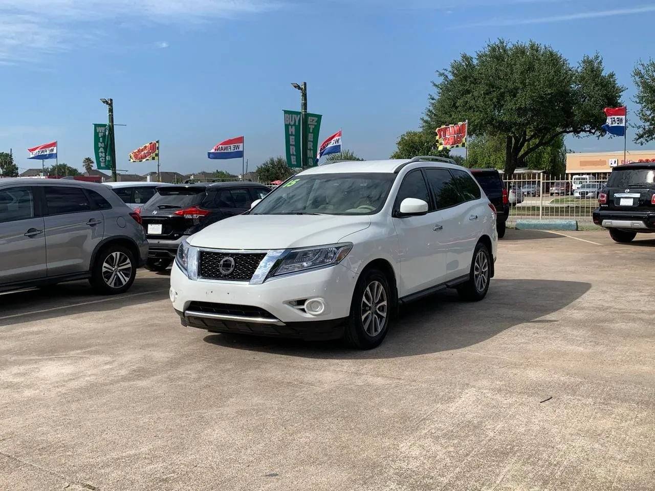 Used 2015 Nissan Pathfinder S FWD image 4
