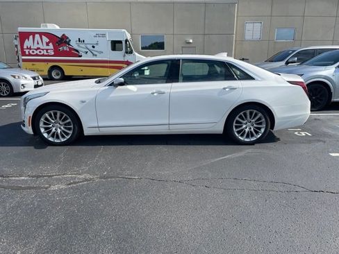 Used 2017 Cadillac CT6 3.6 AWD image 3
