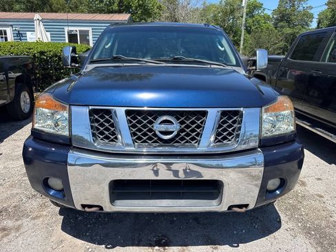 Used 2010 Nissan Titan LE w/ Technology Pkg RWD image 2