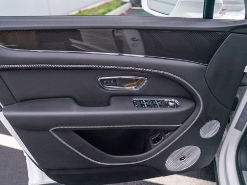 Used 2022 Bentley Bentayga image 10
