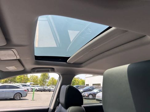 Used 2019 Honda CR-V Touring image 8