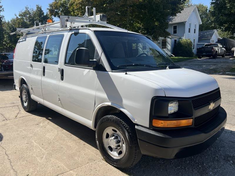 Used 2015 Chevrolet Express 2500 RWD image 2