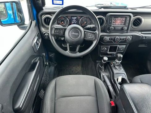 Used 2021 Jeep Gladiator Sport image 10