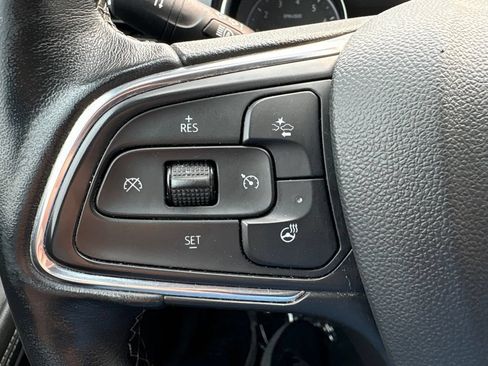 Used 2020 Buick Encore GX Essence FWD image 26