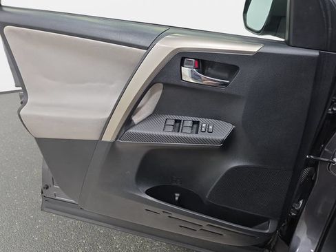 Used 2015 Toyota RAV4 XLE AWD/4WD image 24
