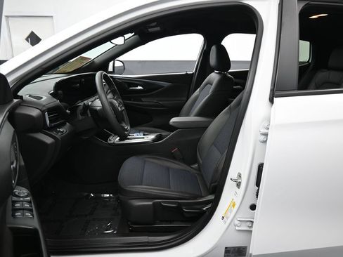 Used 2025 Buick Envista Preferred FWD image 11