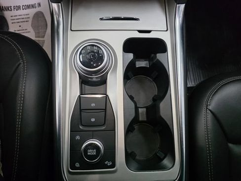 Used 2023 Ford Explorer XLT w/ Equipment Group 202A AWD/4WD image 16