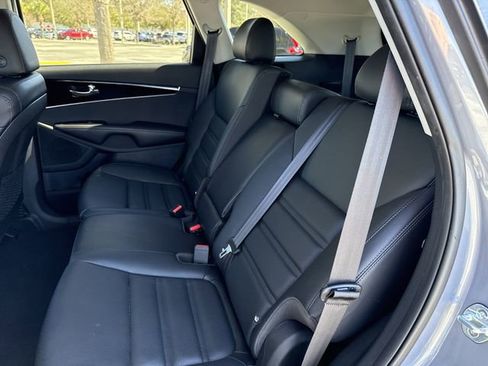 Used 2020 Kia Sorento EX image 23