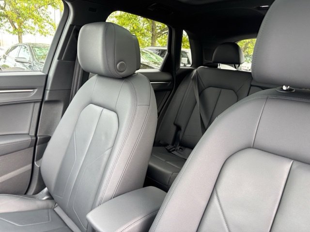 Used 2024 Audi Q3 2.0T Premium w/ Convenience Package AWD/4WD image 23