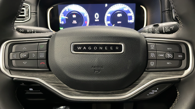 Used 2024 Jeep Wagoneer L Series II AWD/4WD image 15