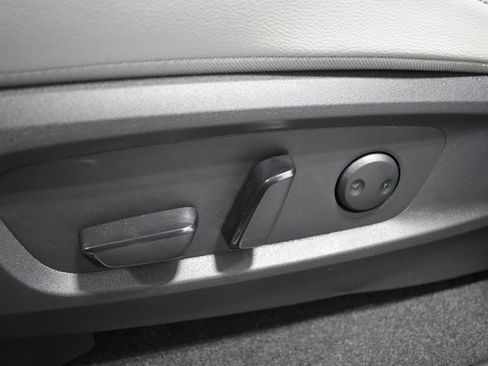 New 2025 Nissan Pathfinder SL image 17