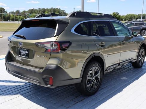Used 2020 Subaru Outback Premium AWD/4WD image 5