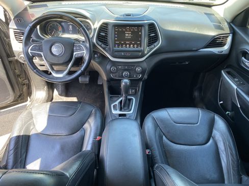 Used 2016 Jeep Cherokee Overland FWD image 15