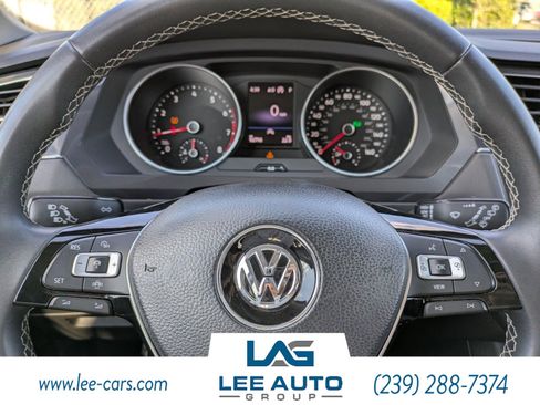 Used 2021 Volkswagen Tiguan SE image 22