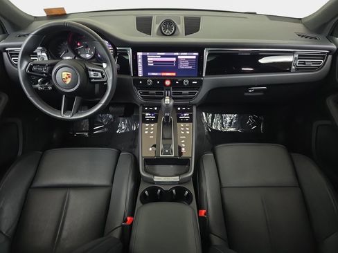 Used 2025 Porsche Macan AWD/4WD image 12