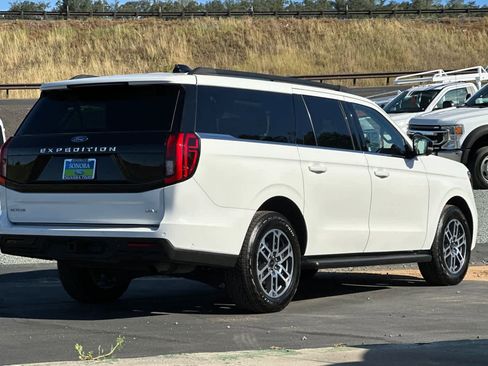 Certified 2025 Ford Expedition Max Active AWD/4WD image 4