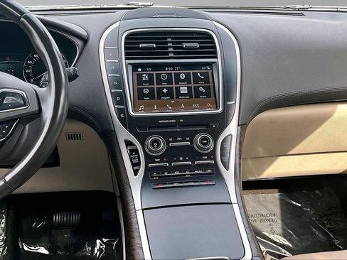 Used 2016 Lincoln MKX Select w/ Select Plus Package AWD/4WD image 23