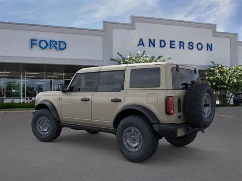 New 2025 Ford Bronco Badlands image 4