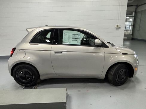 New 2025 FIAT 500 e image 3