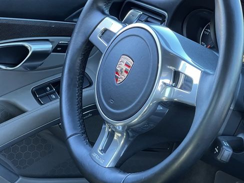 Used 2014 Porsche 911 Turbo S image 19
