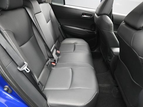 Used 2025 Toyota Corolla Cross XLE w/ Convenience Package image 30