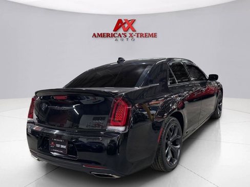 Used 2022 Chrysler 300 Touring w/ Sport Appearance Package RWD image 8