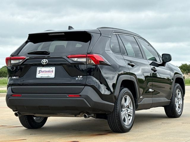 Used 2025 Toyota RAV4 LE AWD/4WD image 8