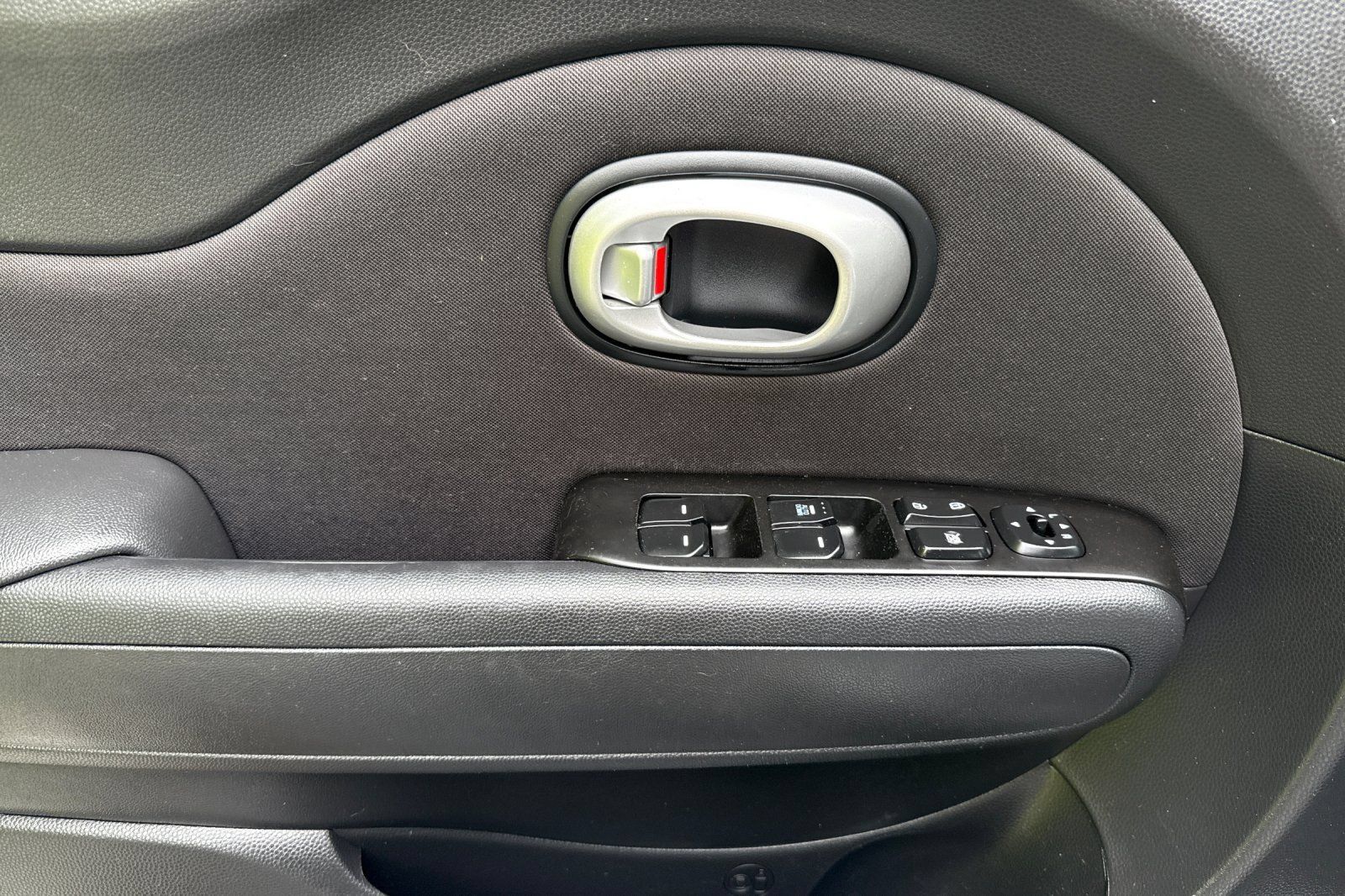 Used 2015 Kia Soul FWD image 11