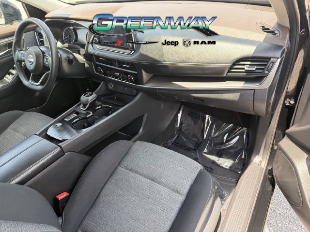 Used 2023 Nissan Rogue SV FWD image 11