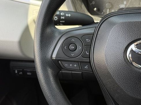 Used 2025 Toyota Corolla LE FWD image 14