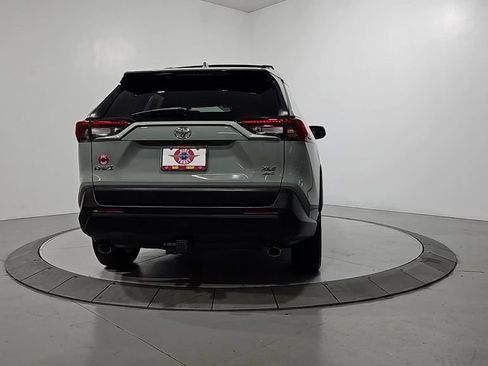 Used 2021 Toyota RAV4 XLE w/ Convenience Package AWD/4WD image 4