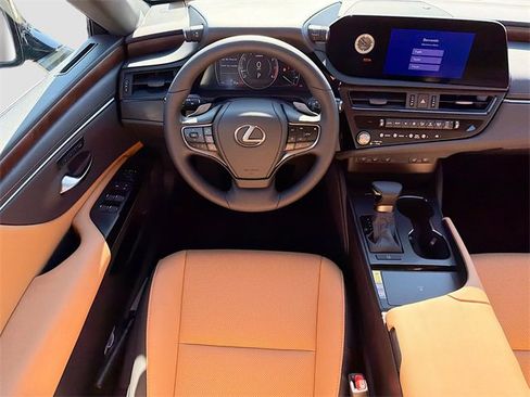 New 2025 Lexus ES 350 w/ Premium Package image 17