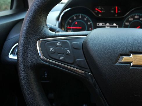 Used 2018 Chevrolet Cruze LT w/ Convenience Package image 28