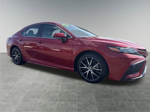 Used 2022 Toyota Camry SE image 8