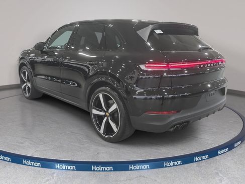 Used 2024 Porsche Cayenne AWD/4WD image 8