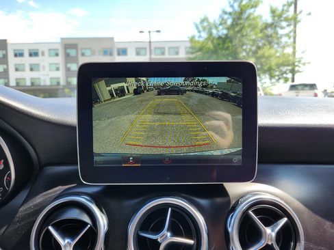 Used 2018 Mercedes-Benz GLA 250 4MATIC w/ Convenience Package image 23