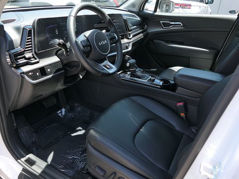 Used 2024 Kia Sportage EX FWD image 12